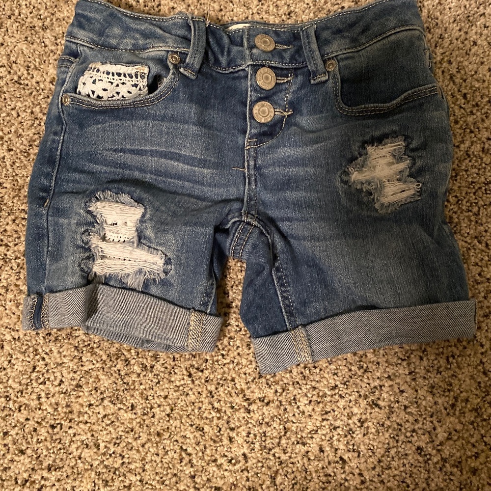 Cute jean shorts Ripped